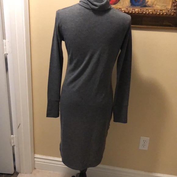 💜Go Couture Block color, retro lightweight knit turtle neck tunic - Picture 3 of 10